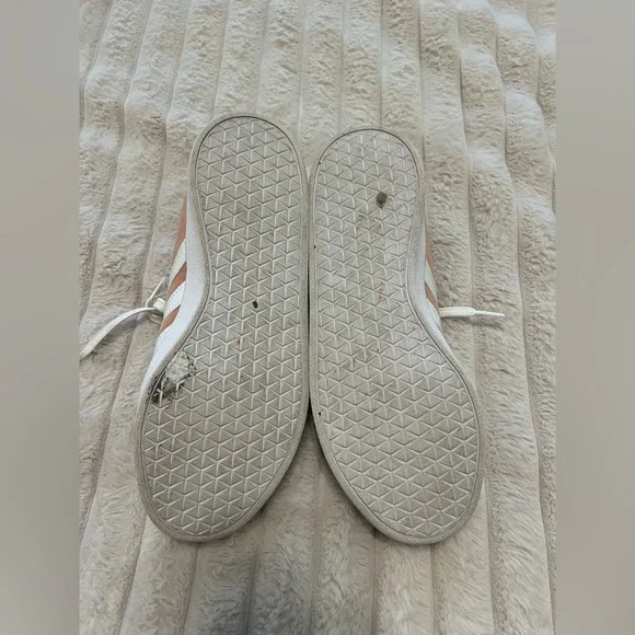 Adidas Women’s VLCourt 3.0 Lace Up Sneakers 6.5 - Picture 4 of 10